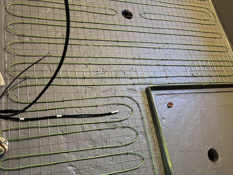 Electric underfloor heating installation photo 4